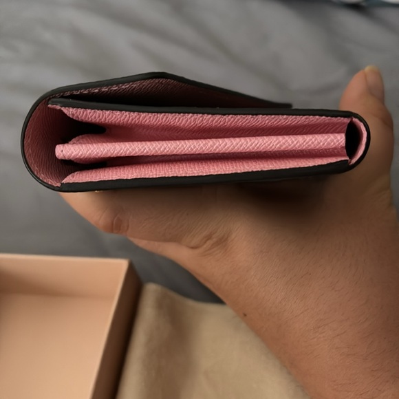 Louis Vuitton Limited Edition Sarah Wallet - Picture 8 of 10